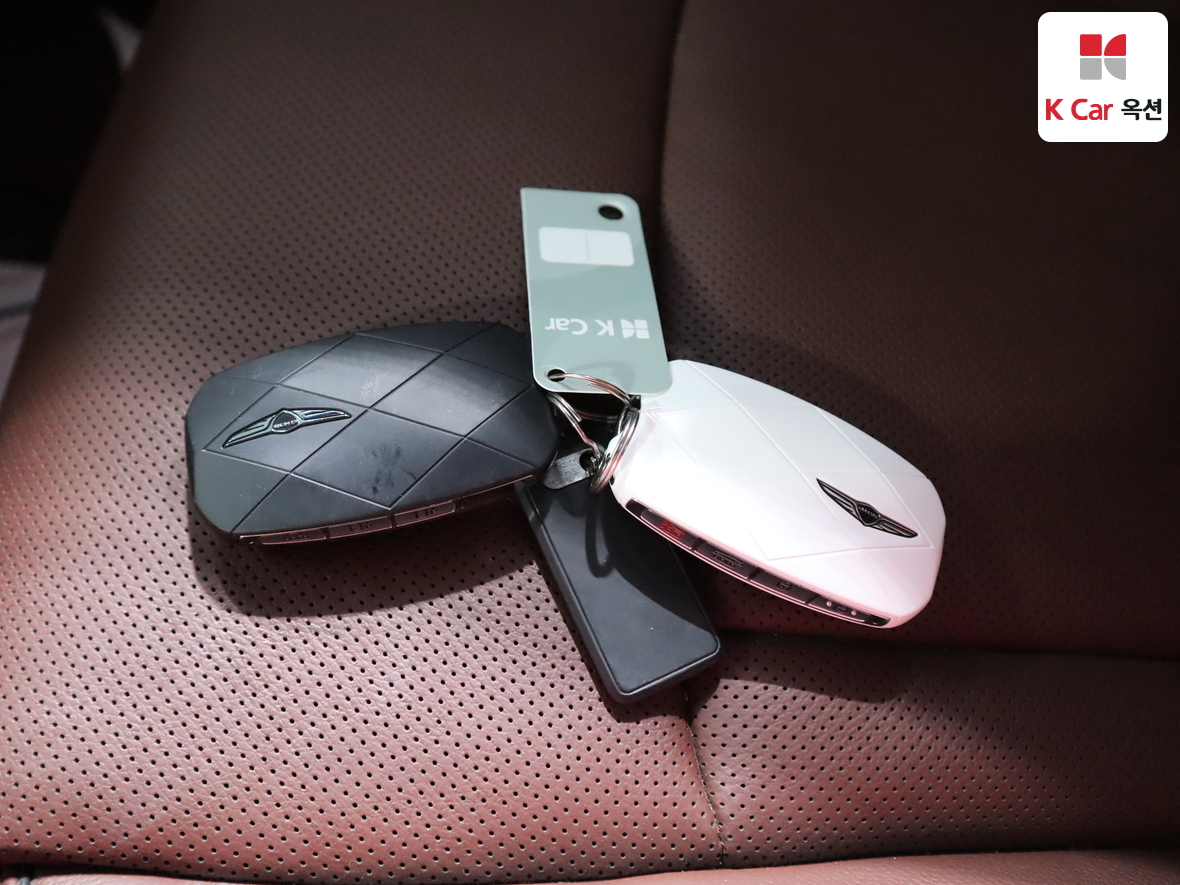 جينيسيس G90 2023 - صورة 17