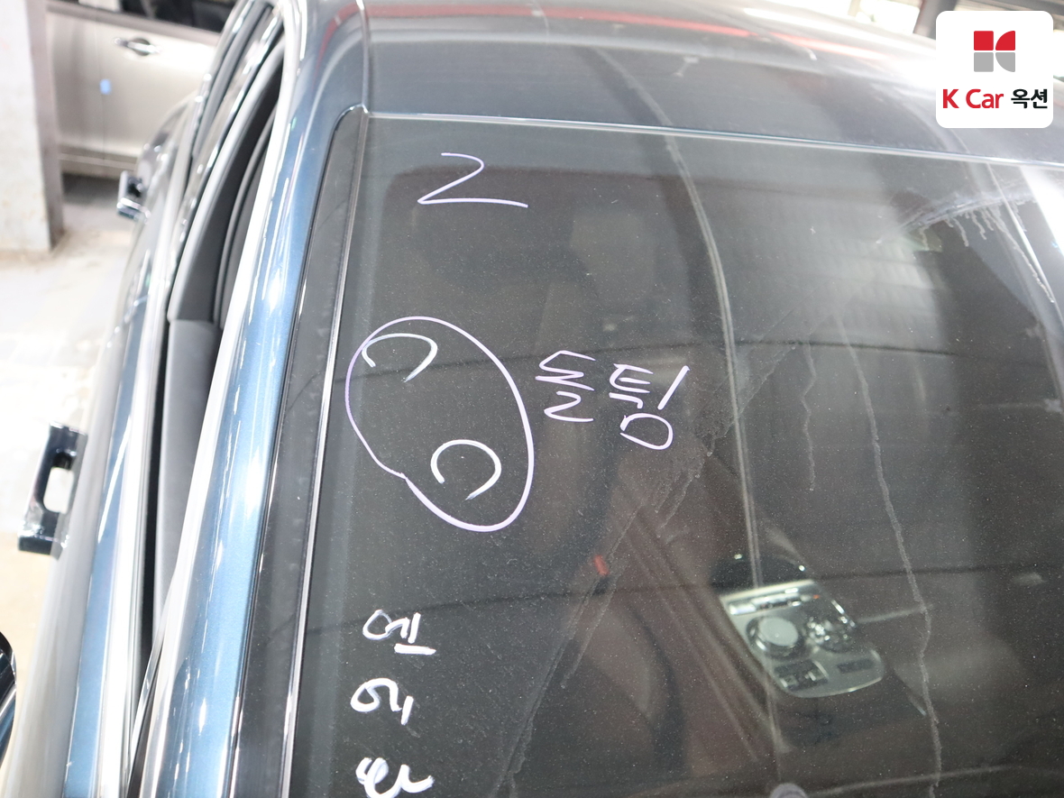 جينيسيس G90 2023 - صورة 35