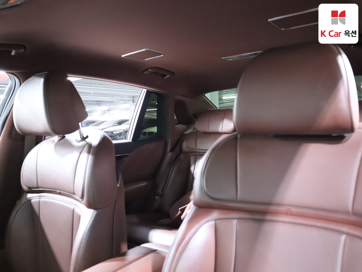 جينيسيس G90 2023 - صورة 19