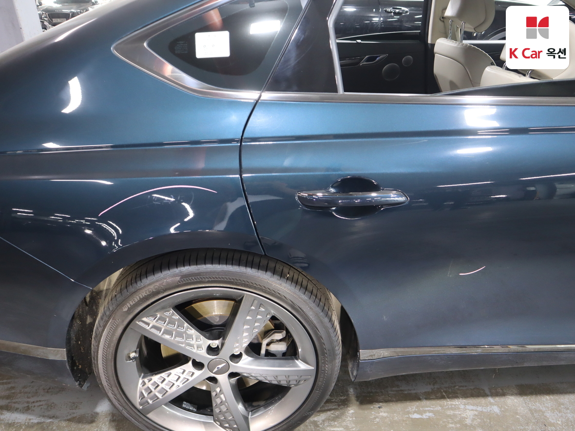 Genesis G80 2022 - Image 40