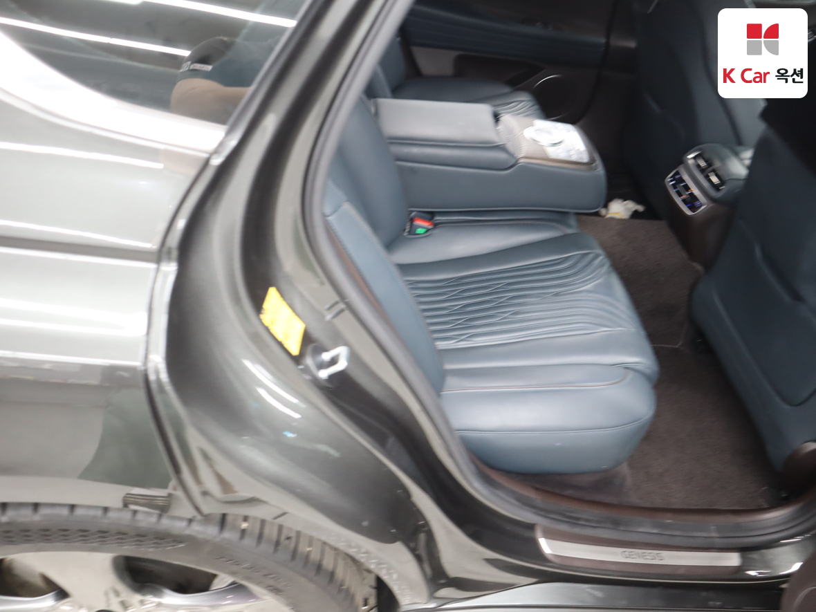 Genesis G80 2022 - Image 29