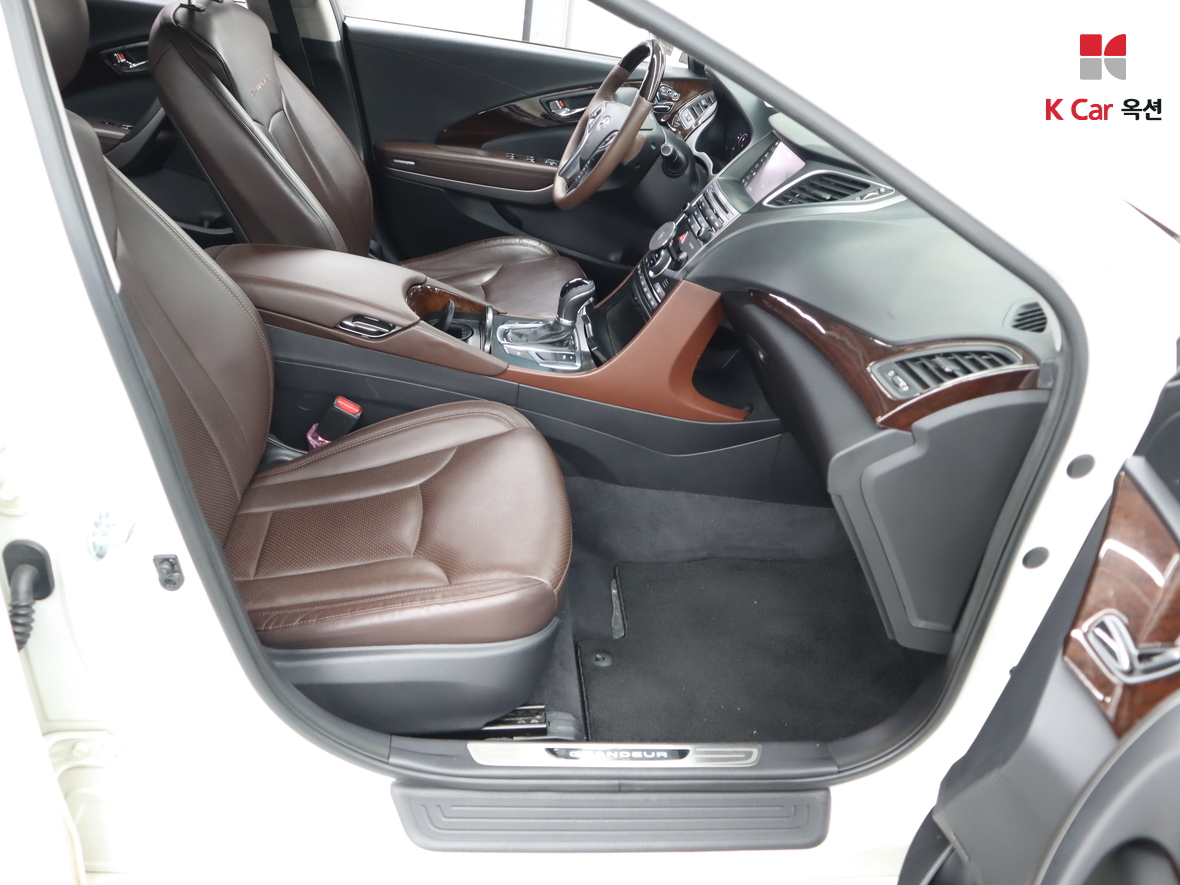 هيونداي أزيرا 2015 - صورة 31