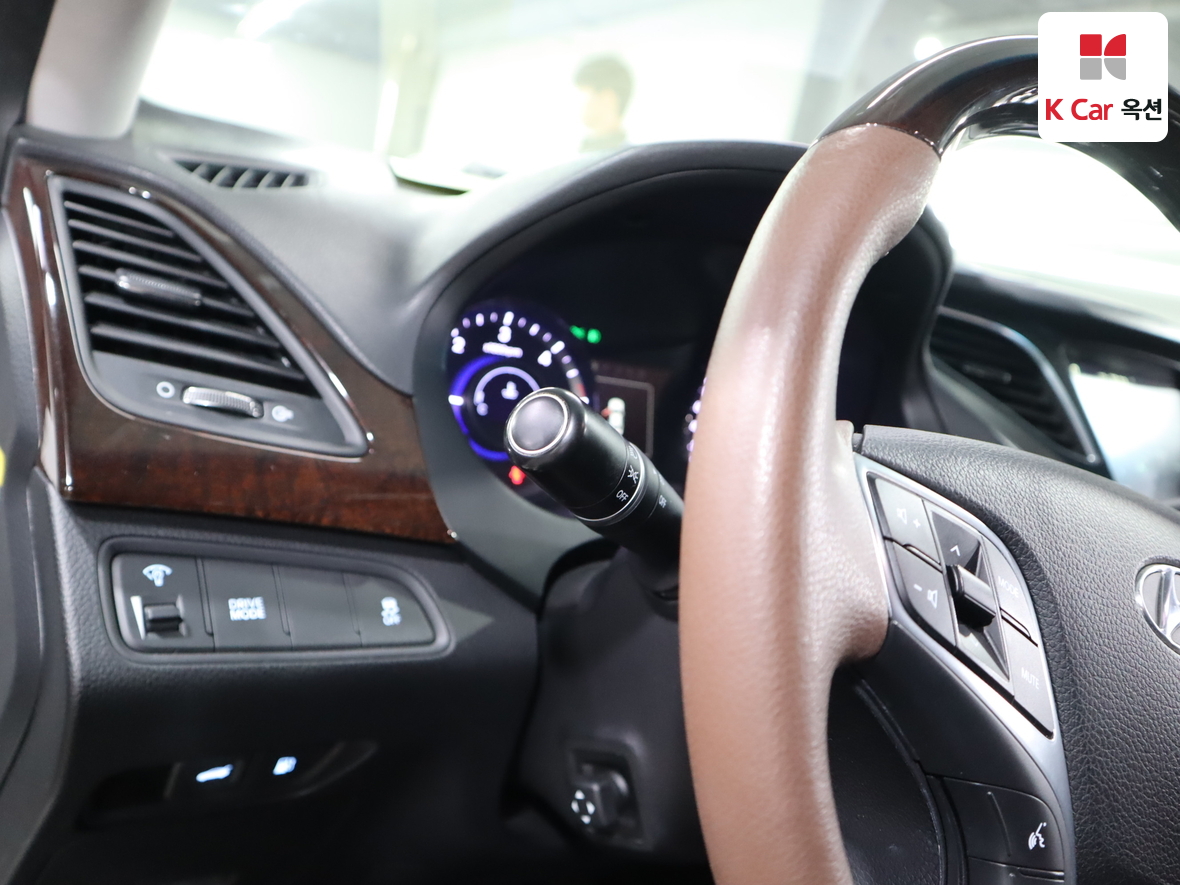 هيونداي أزيرا 2015 - صورة 9