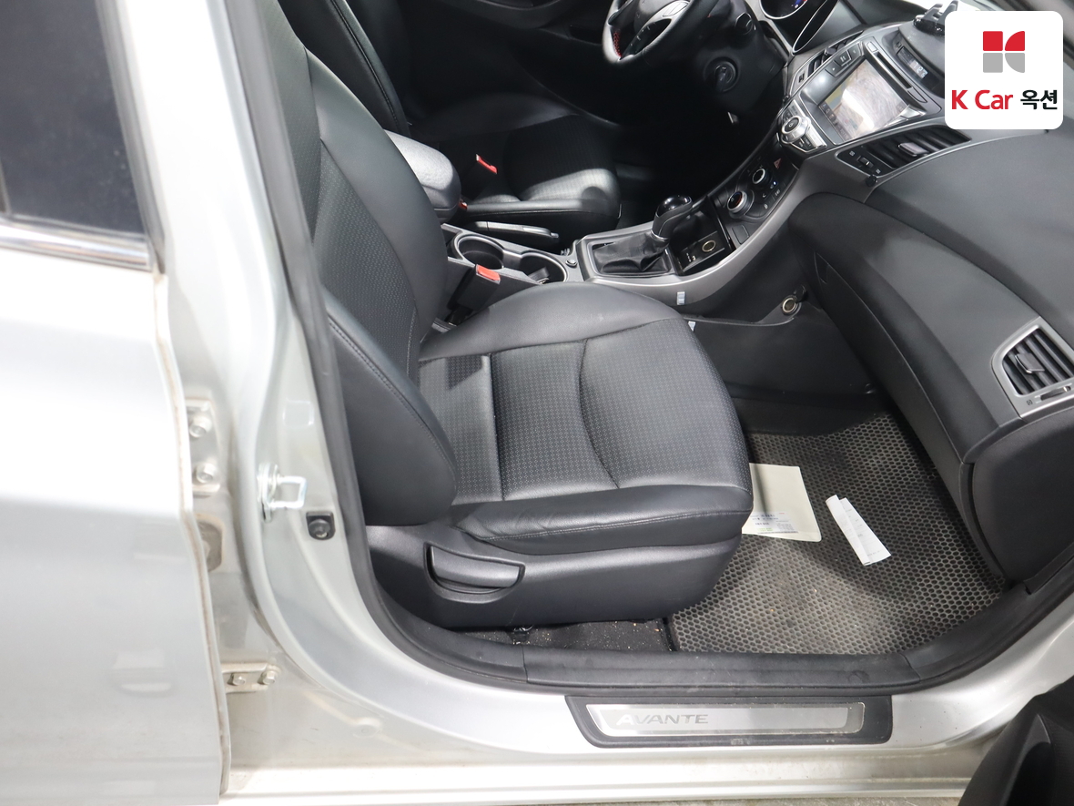 Hyundai Elantra 2014 - Image 27