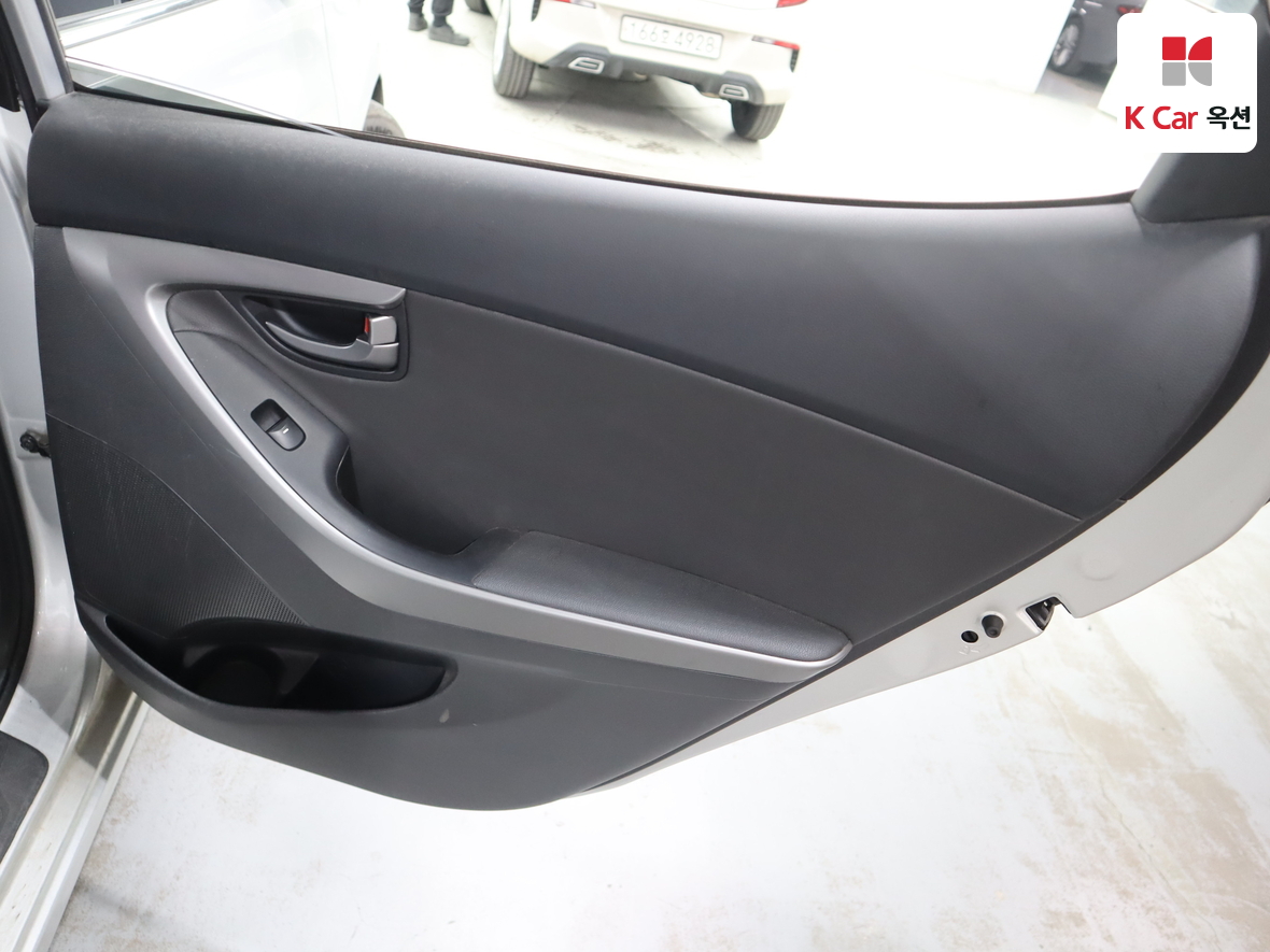 Hyundai Elantra 2014 - Image 24