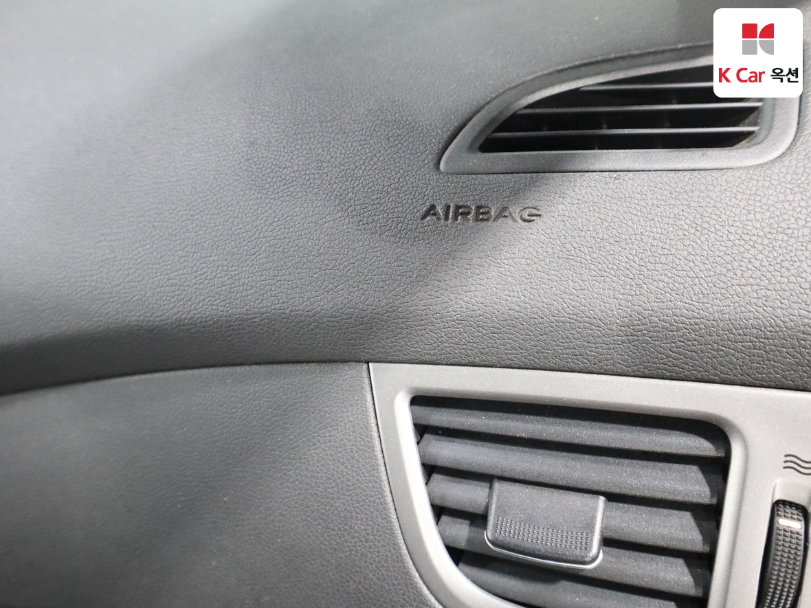 Hyundai Elantra 2014 - Image 28