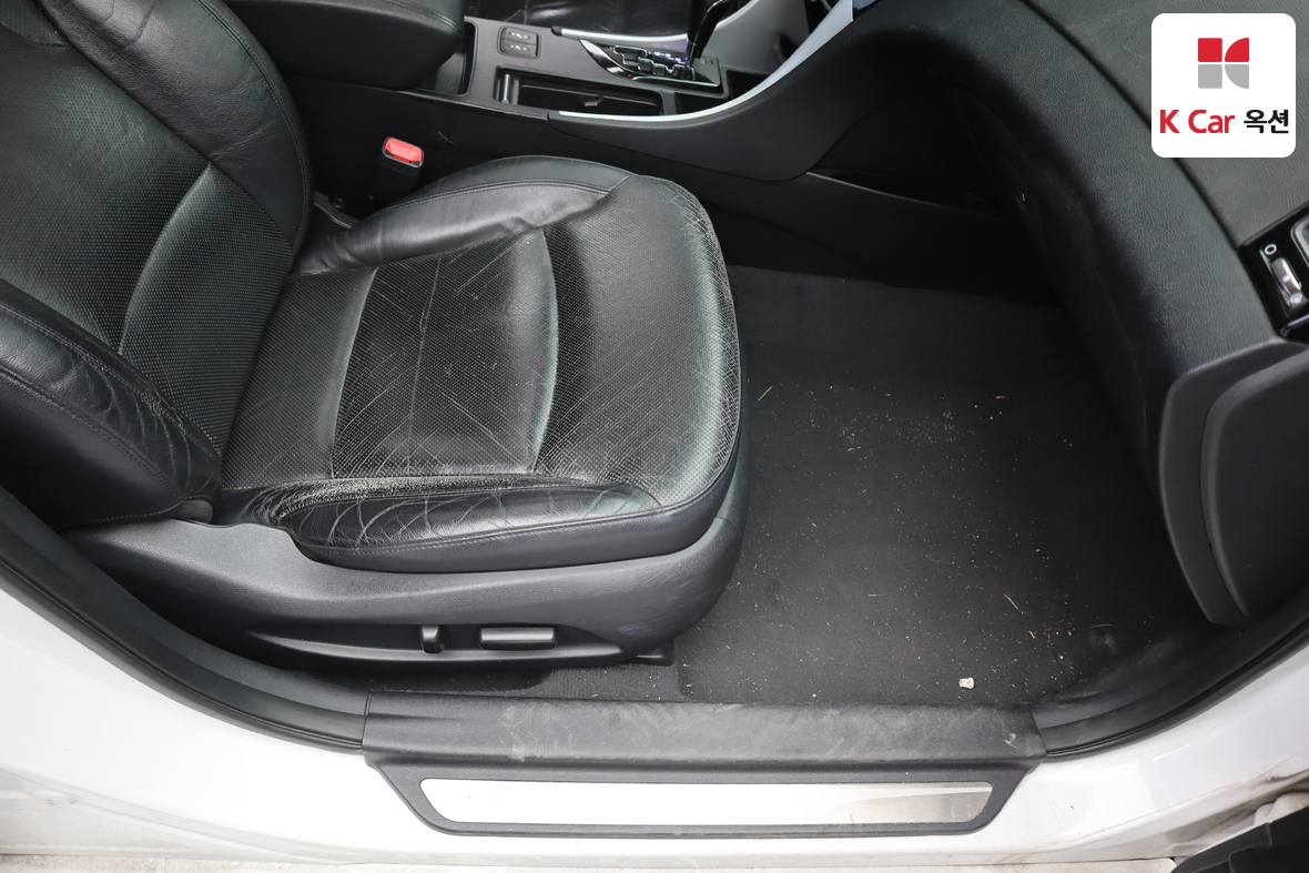 Hyundai Sonata - 33