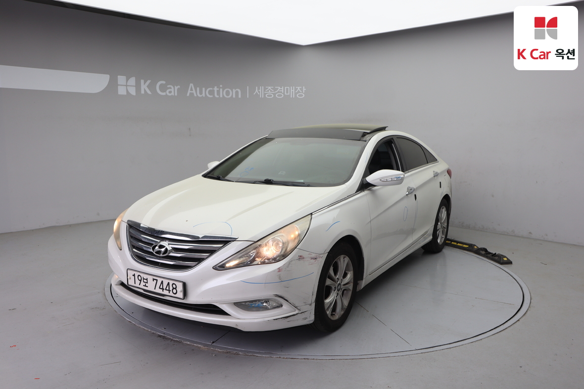 Hyundai Sonata - 1