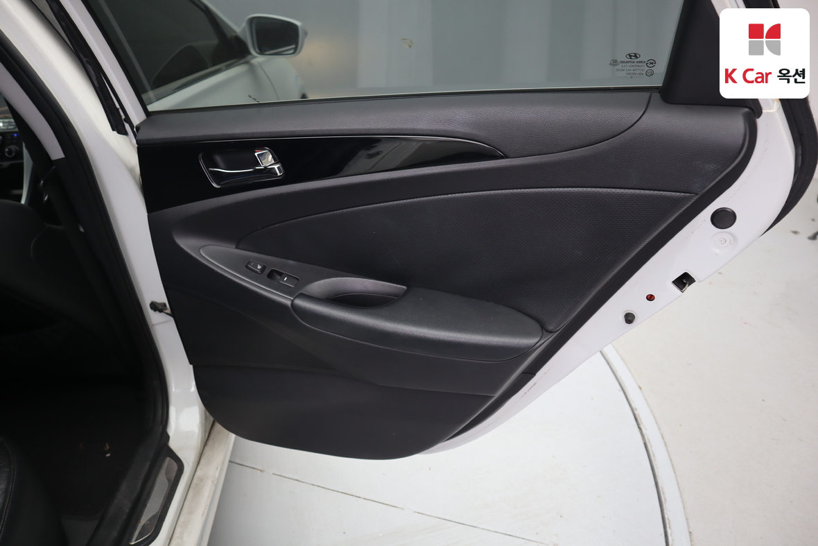 Hyundai Sonata - 30