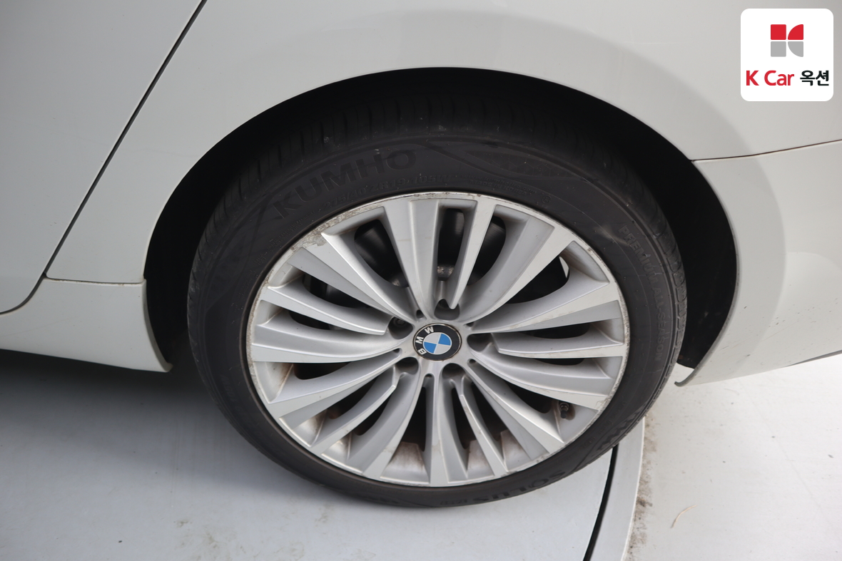 BMW 5 Series 2015 - Image 51