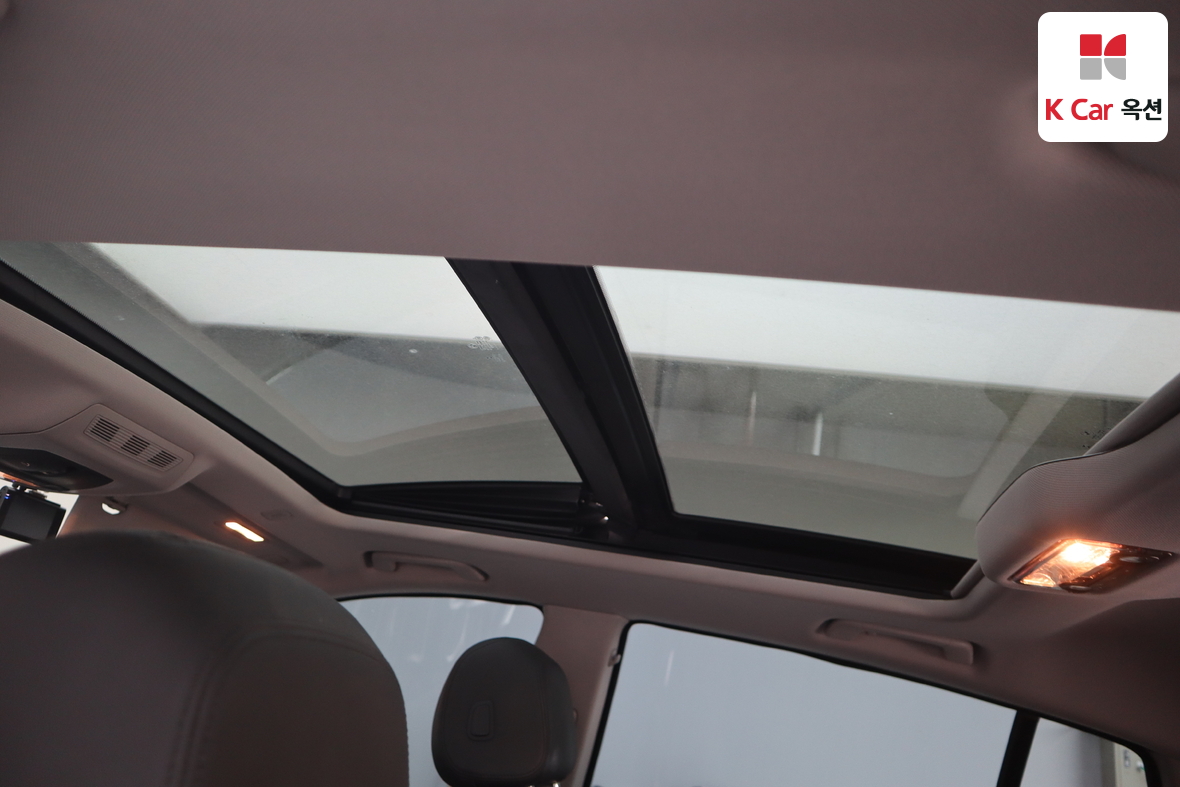 BMW 5 Series 2015 - Image 27