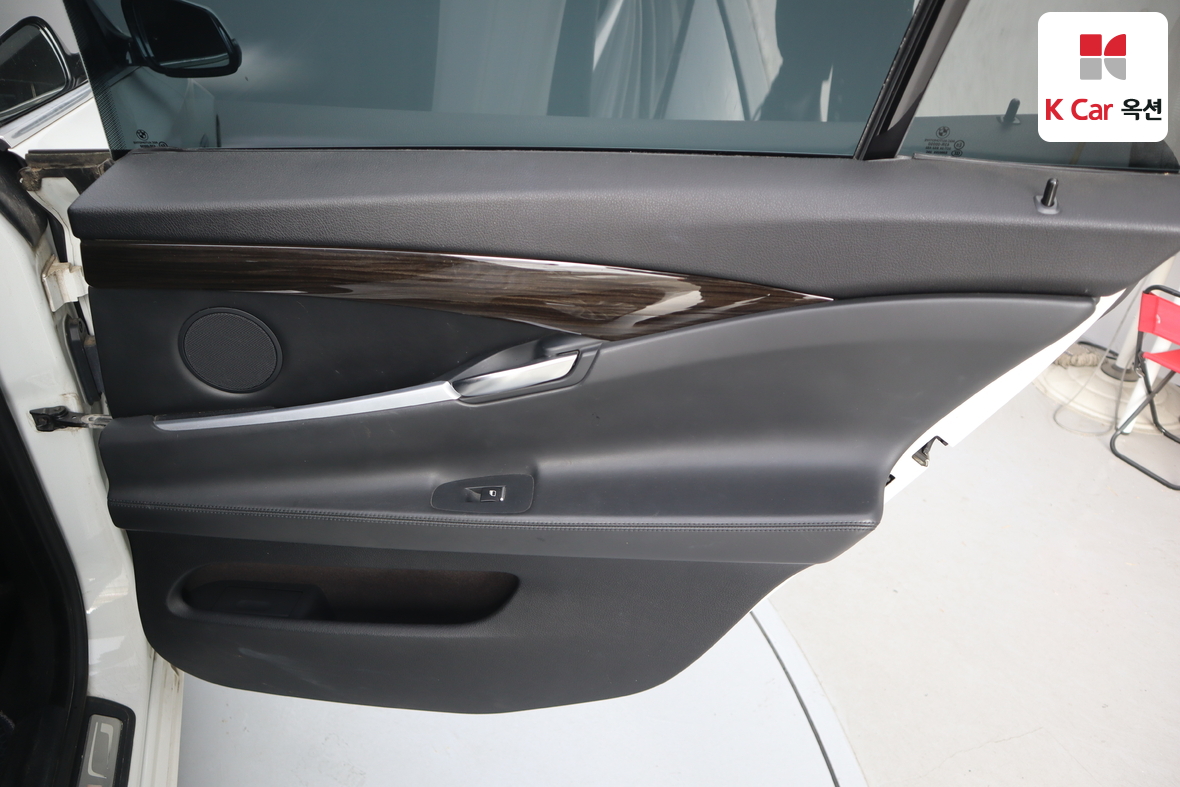 BMW 5 Series 2015 - Image 33