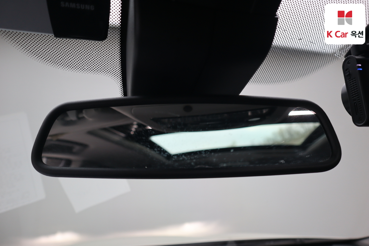 BMW 5 Series 2015 - Image 12