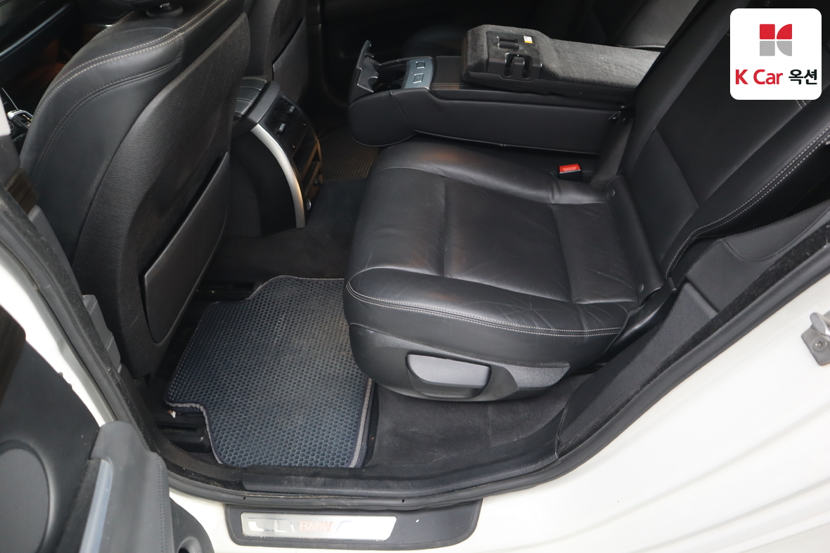 BMW 5 Series 2015 - Image 24