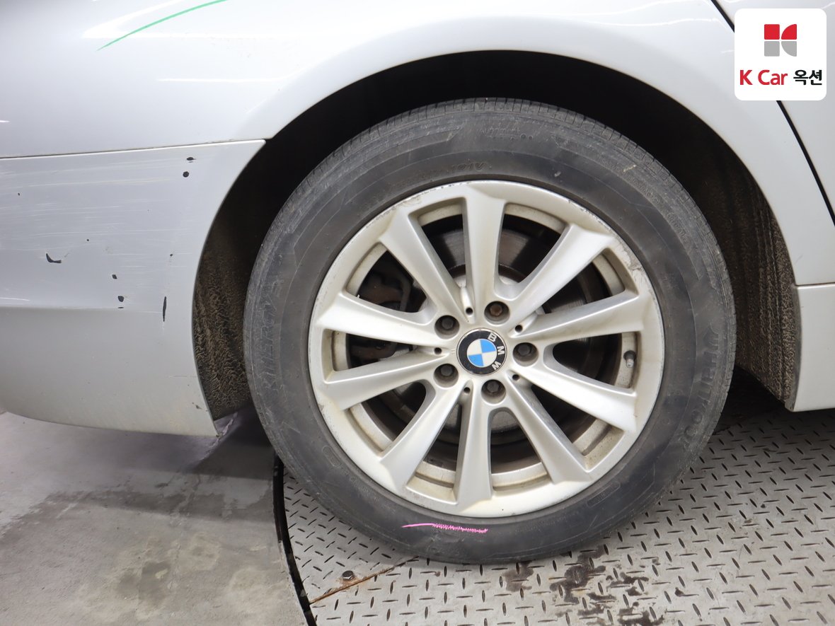 BMW 5 Series - 43
