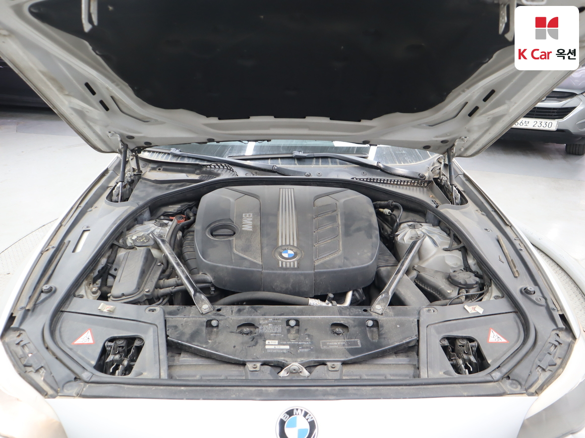BMW 5 Series - 34
