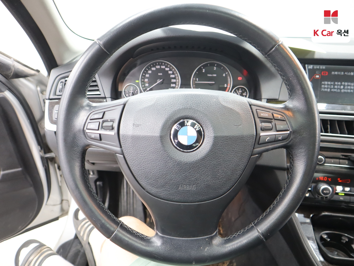 BMW 5 Series - 10