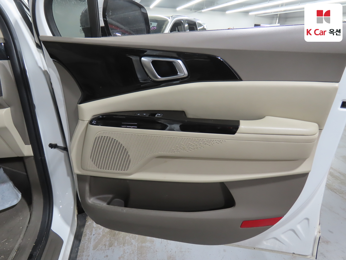 كيا كارنيفال 2023 - صورة 28