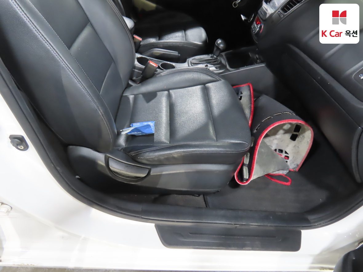 Kia K3 2014 - Image 30