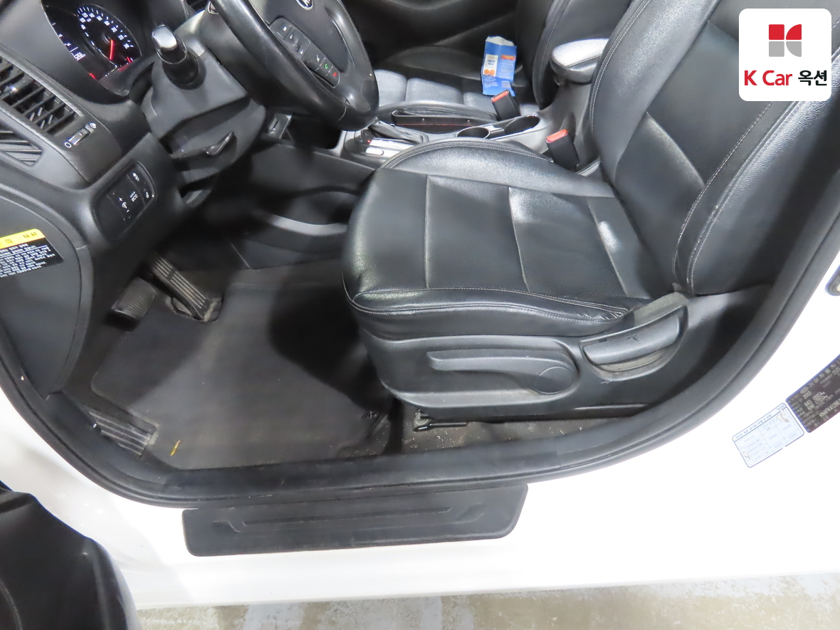 Kia K3 2014 - Image 17