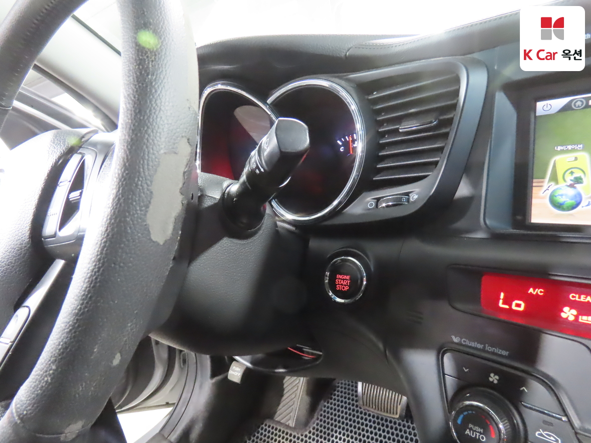 Kia K5 2011 - Image 11