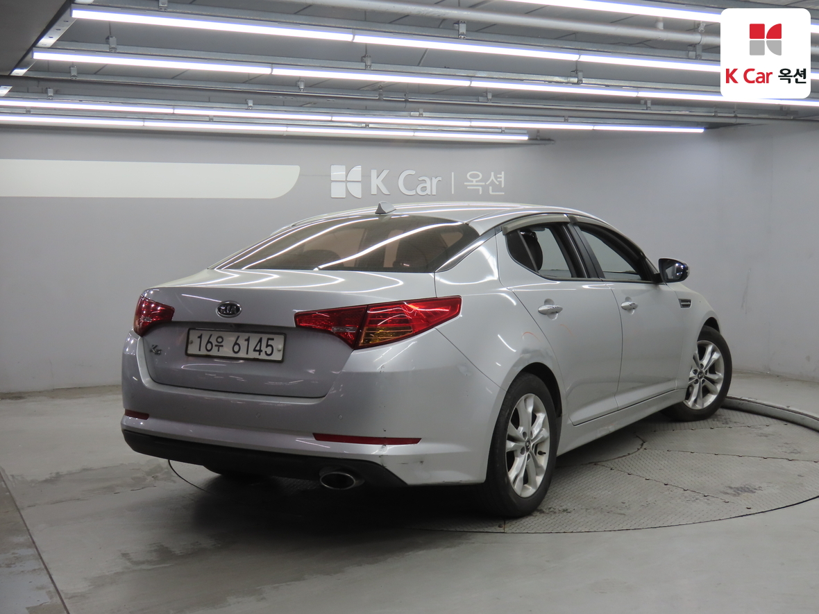 Kia K5 2011 - Image 2