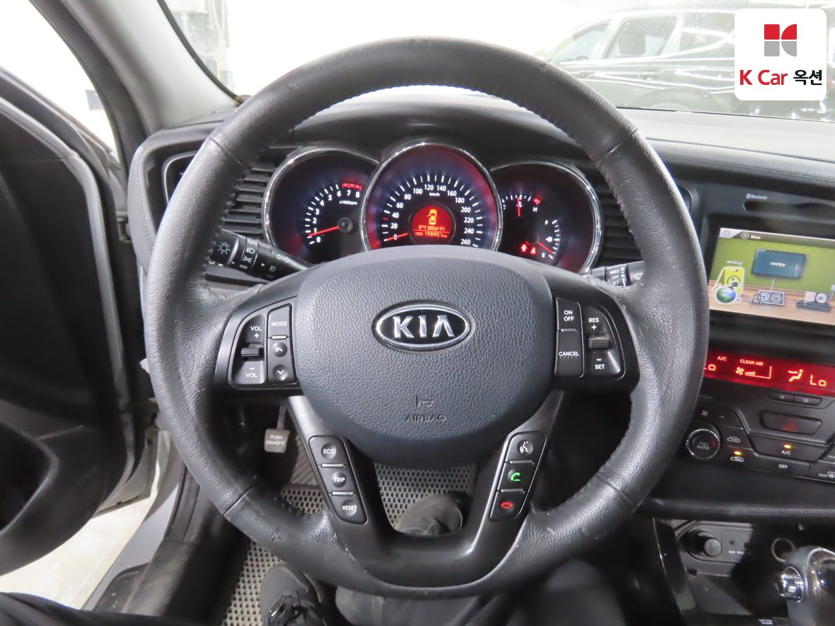 Kia K5 2011 - Image 10