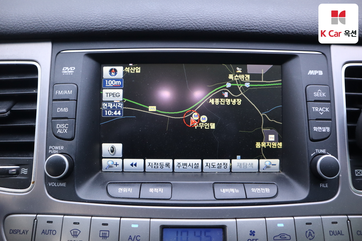 Hyundai Genesis - 13