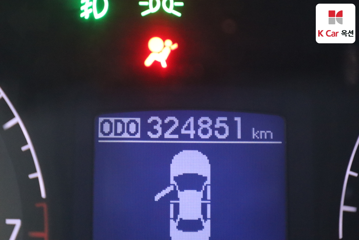 Hyundai Genesis - 4