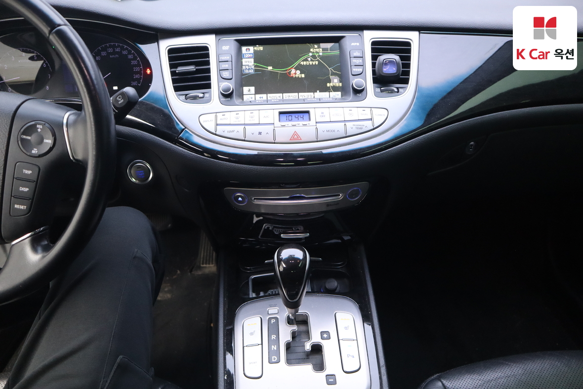 Hyundai Genesis - 6