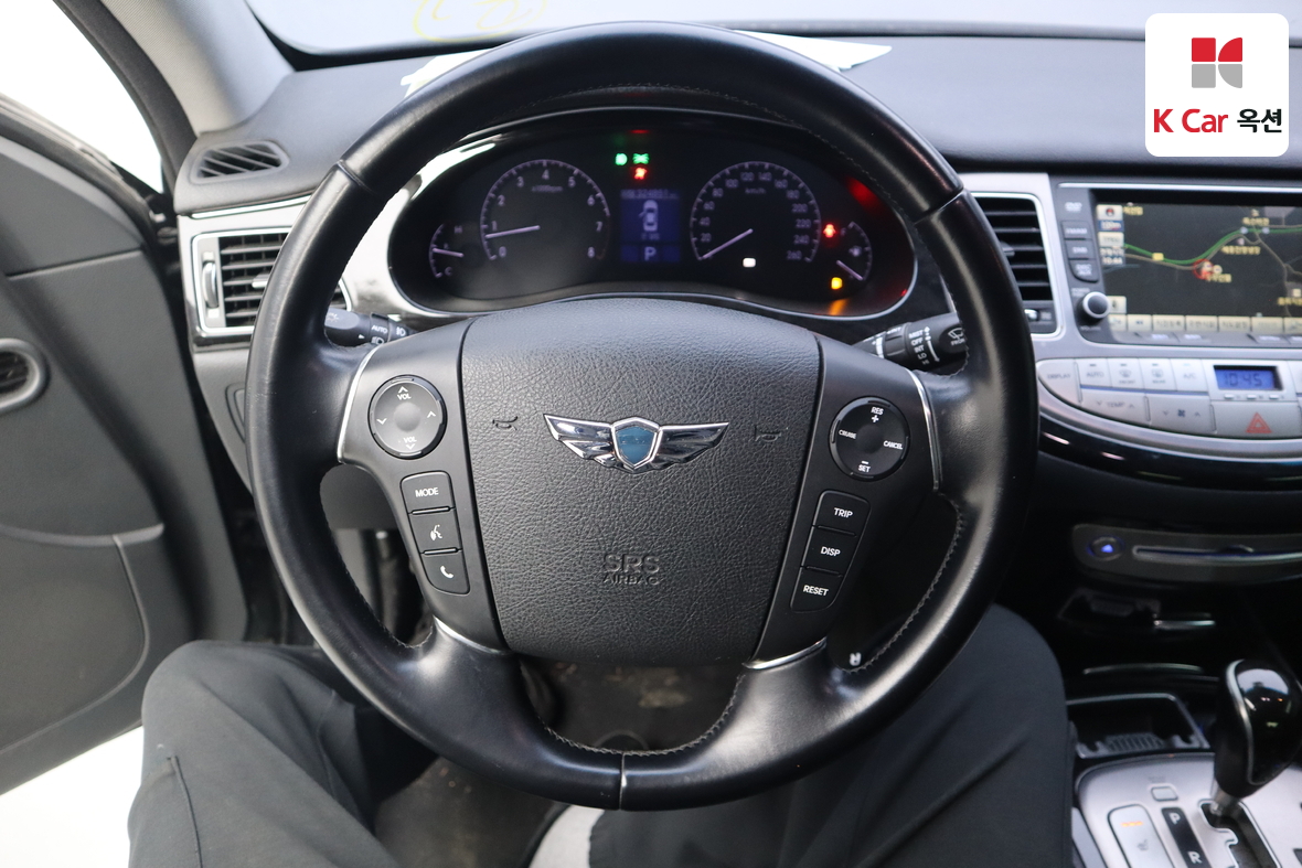 Hyundai Genesis - 10