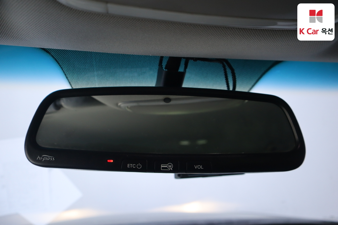 Hyundai Genesis - 12