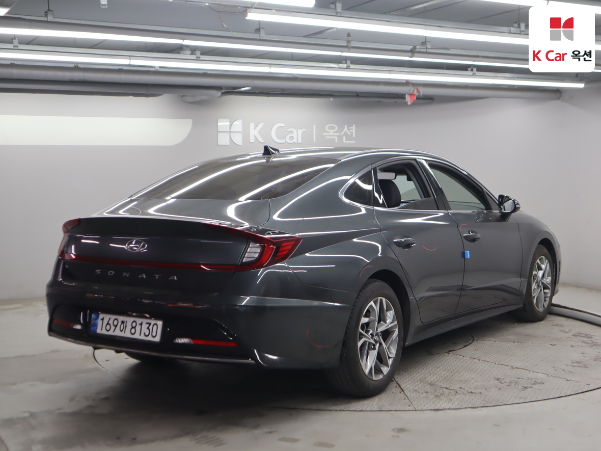 Hyundai Sonata 2022 - Image 2