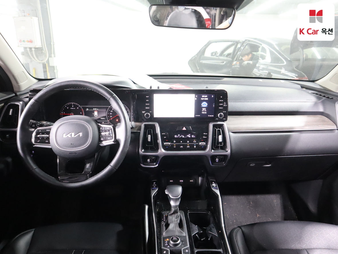 كيا سورينتو 2023 - صورة 3