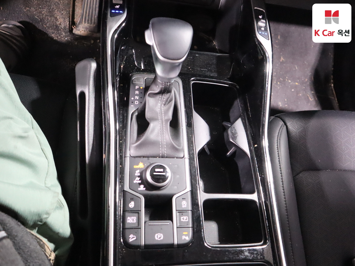 كيا سورينتو 2023 - صورة 16