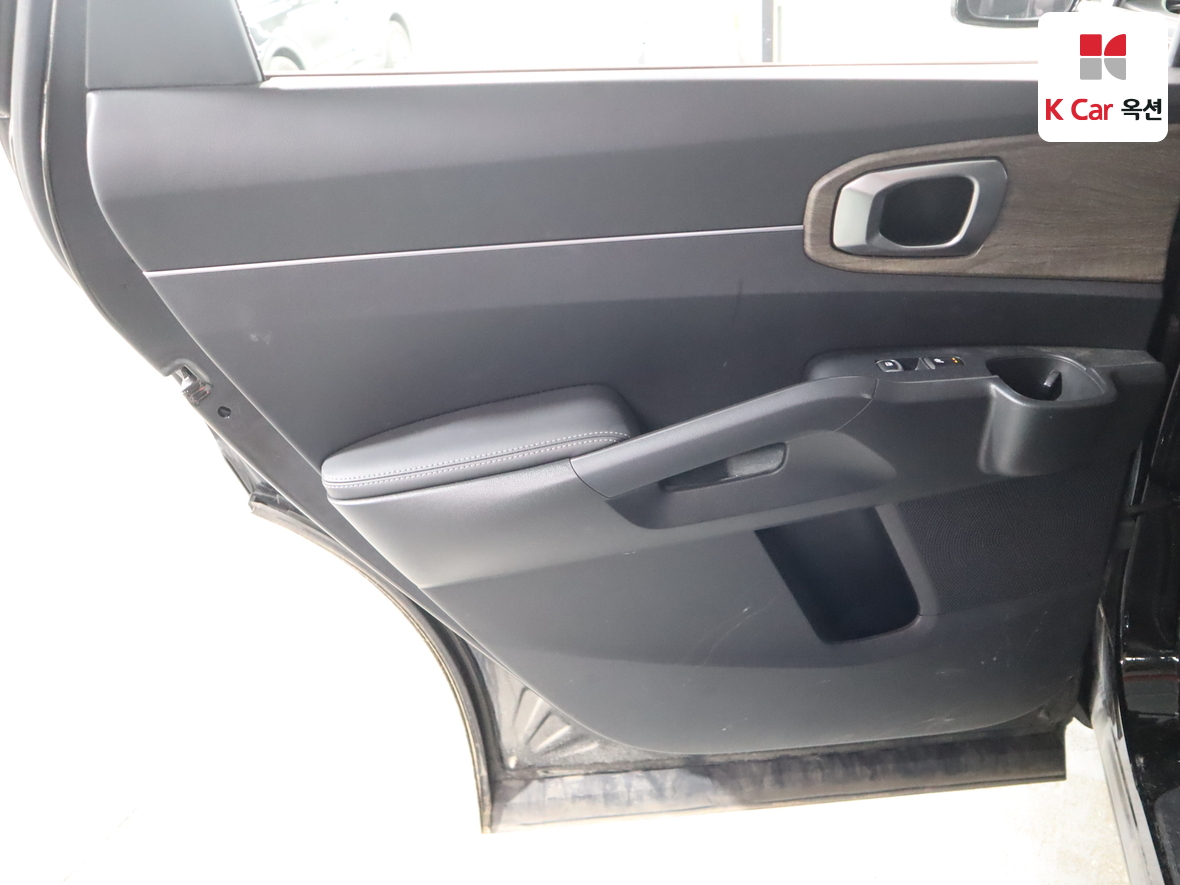 كيا سورينتو 2023 - صورة 21