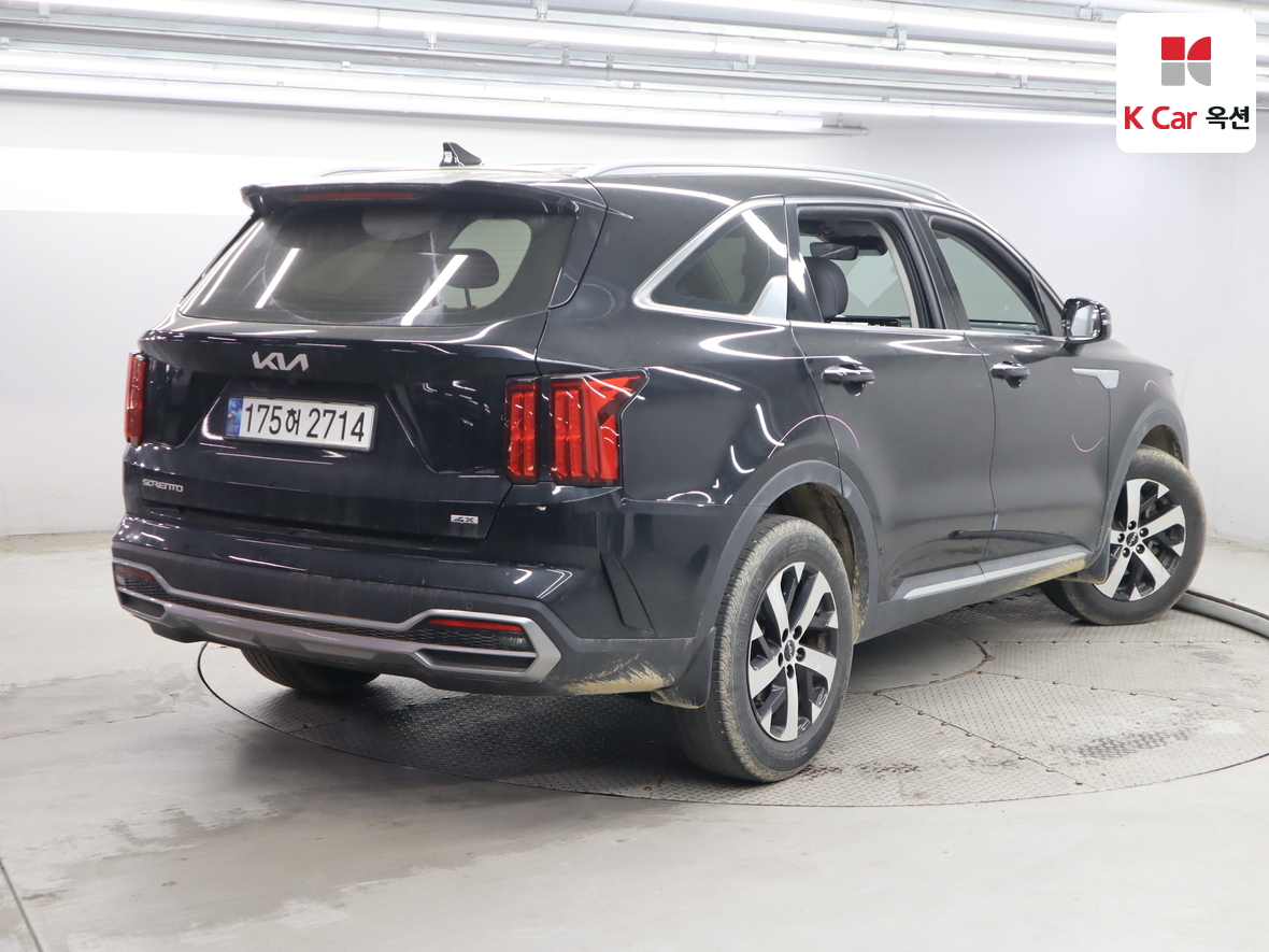 كيا سورينتو 2023 - صورة 2