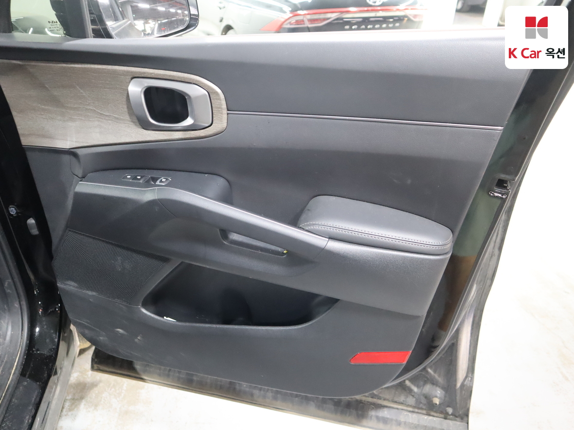 كيا سورينتو 2023 - صورة 28