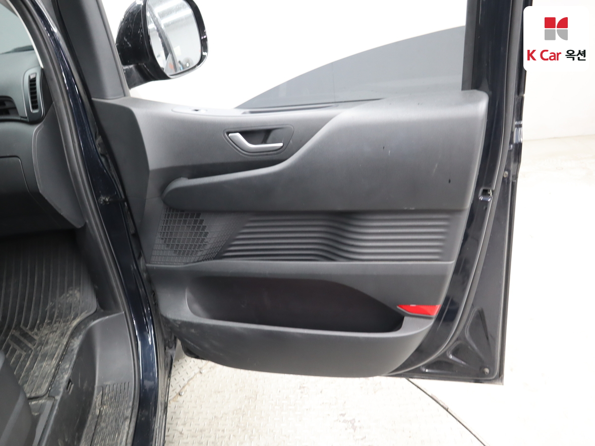 Hyundai Staria 2022 - Image 28