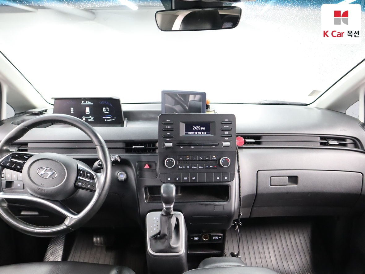 Hyundai Staria 2022 - Image 3