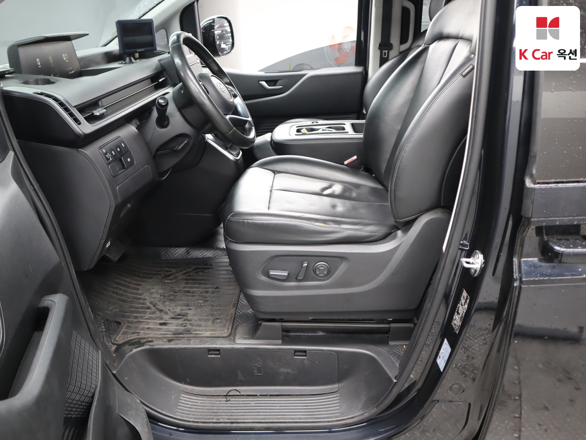 Hyundai Staria 2022 - Image 18