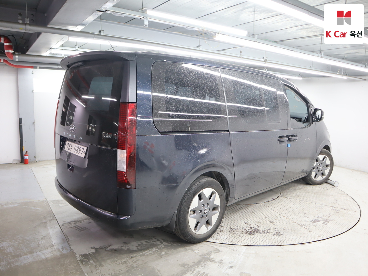 Hyundai Staria 2022 - Image 2