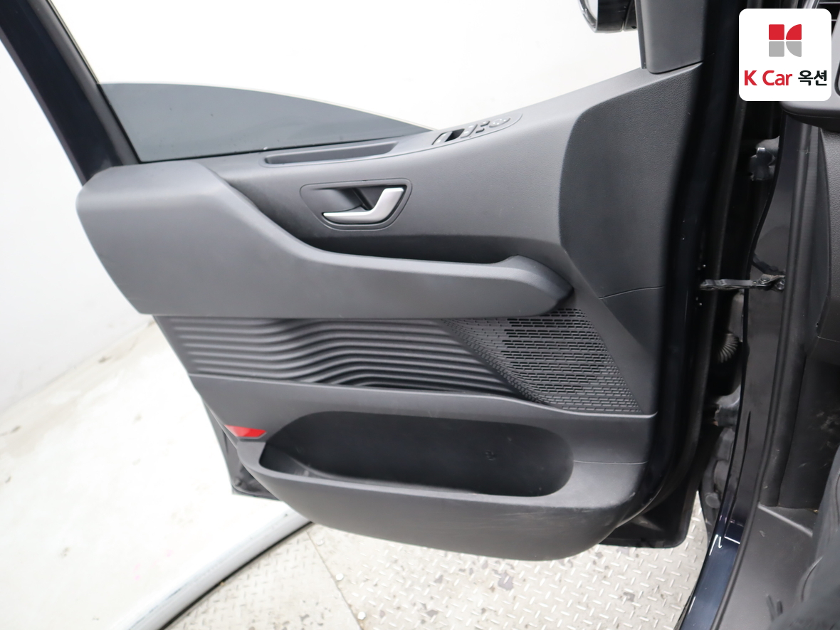 Hyundai Staria 2022 - Image 8