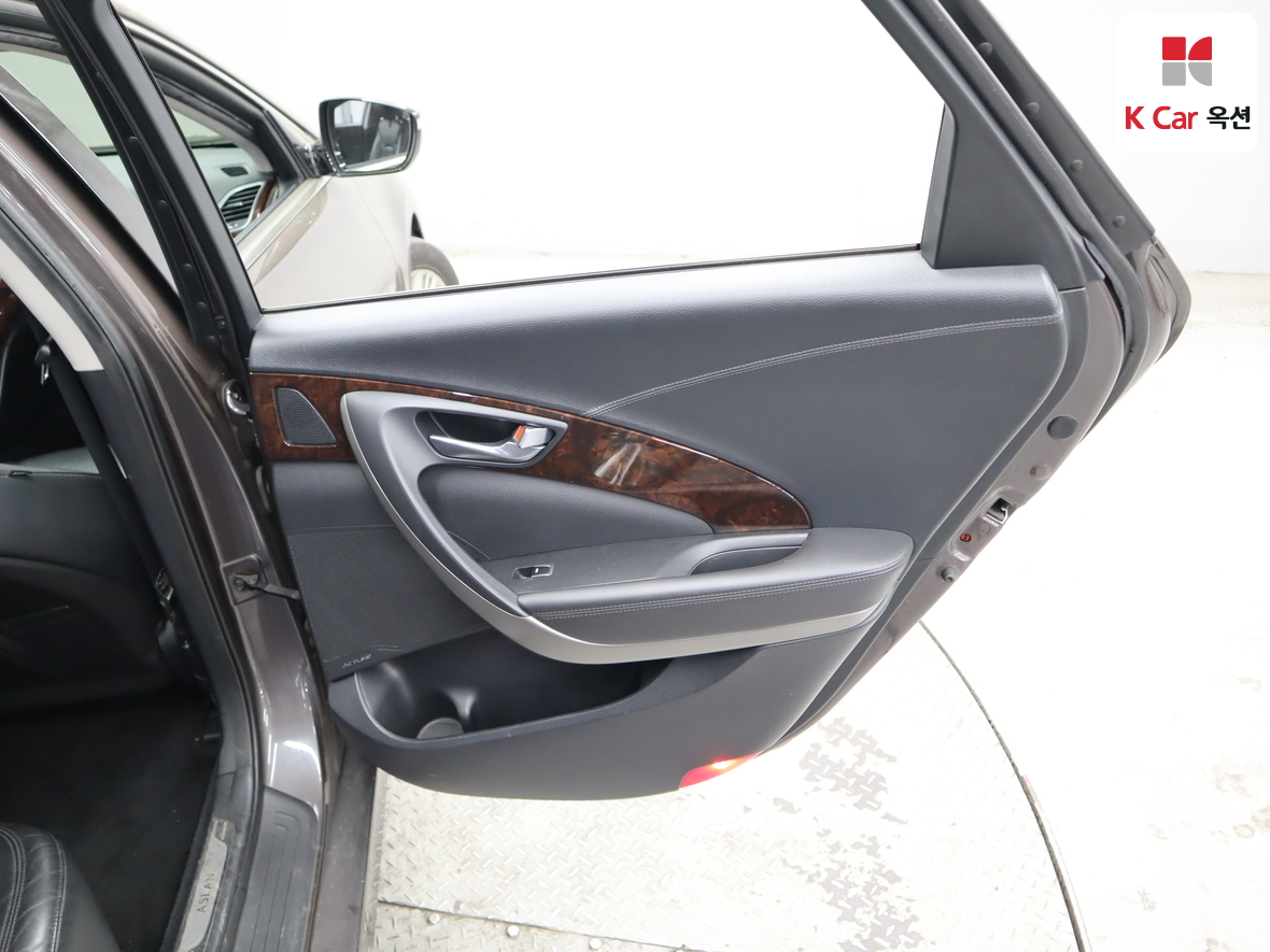 Hyundai Aslan 2015 - Image 27