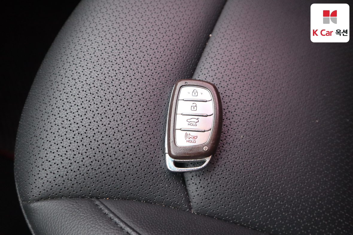 Hyundai Elantra - 16