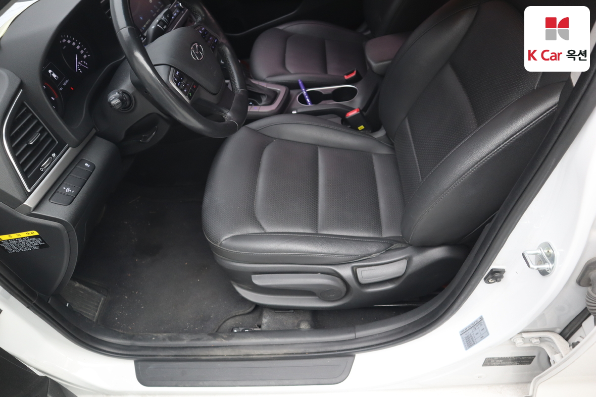 Hyundai Elantra - 18