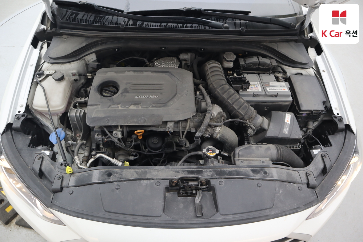 Hyundai Elantra - 30