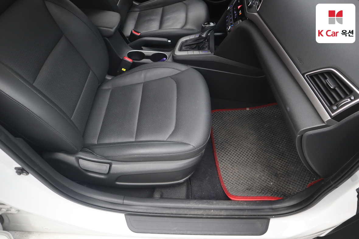 Hyundai Elantra - 27