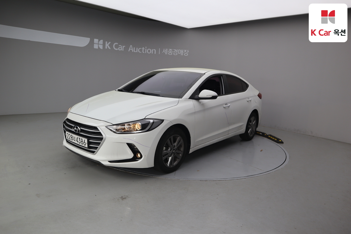 Hyundai Elantra - 1