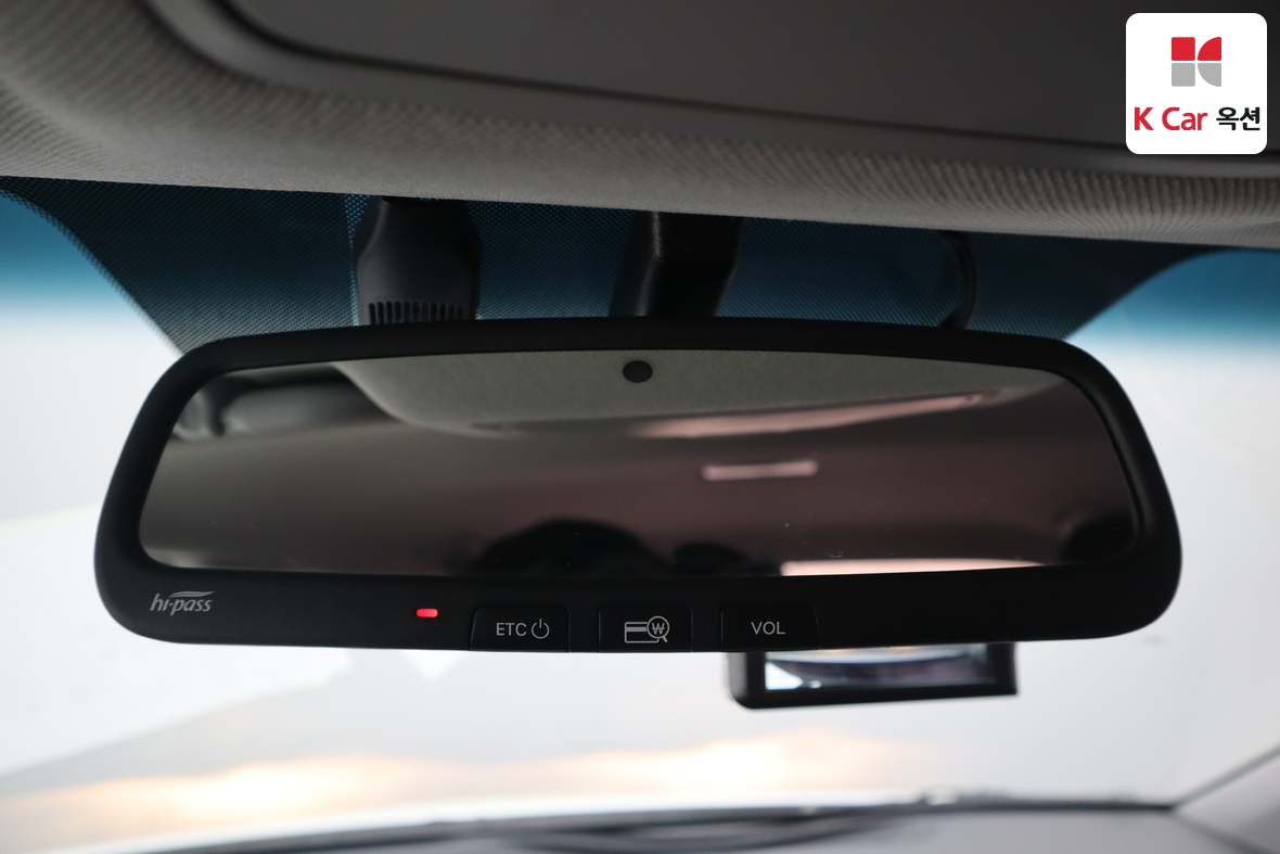 Hyundai Elantra - 12